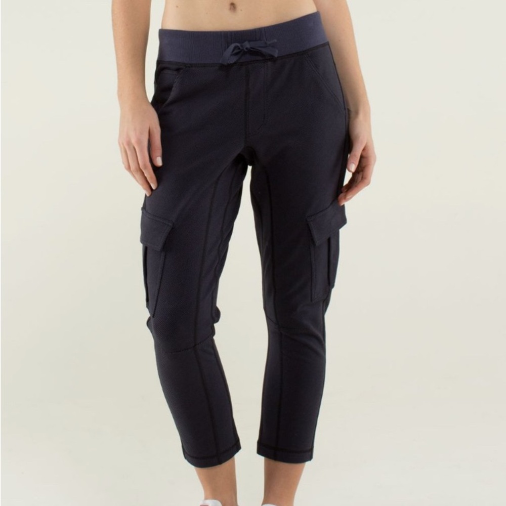 LULULEMON Women’s Carry and Go Pant II Blue/Grey Pants size: 6